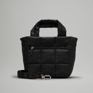 Lululemon quilted grid tote bag